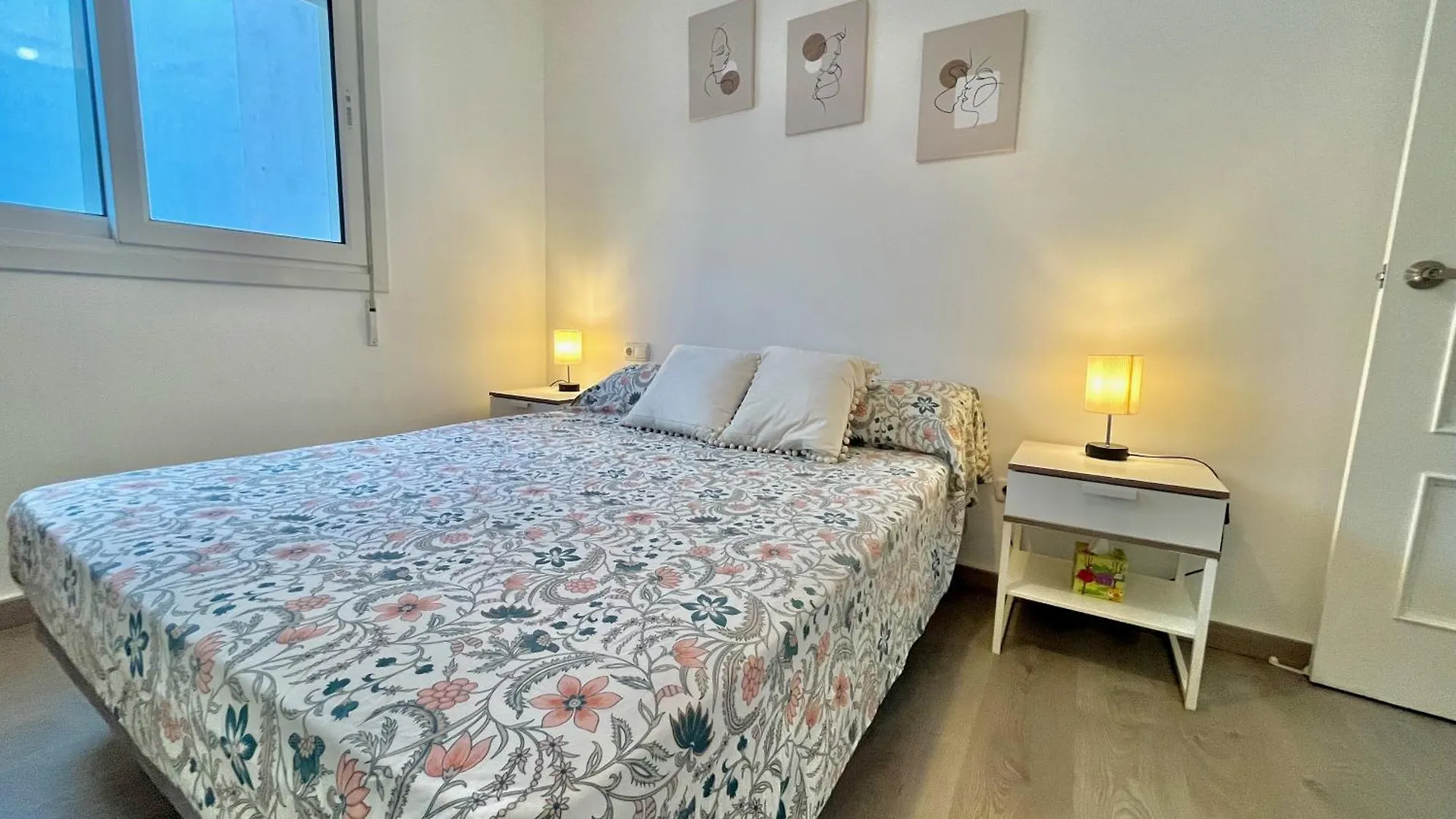 아파트 Apartamento Centrico Y En Primera Linea De La Playa - Wifi El Jaul