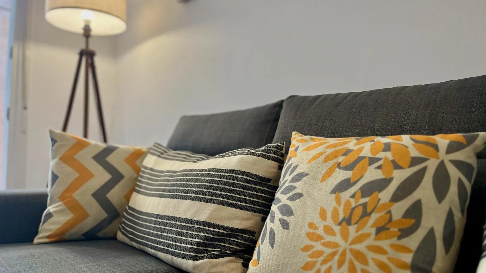 아파트 Apartamento Centrico Y En Primera Linea De La Playa - Wifi El Jaul