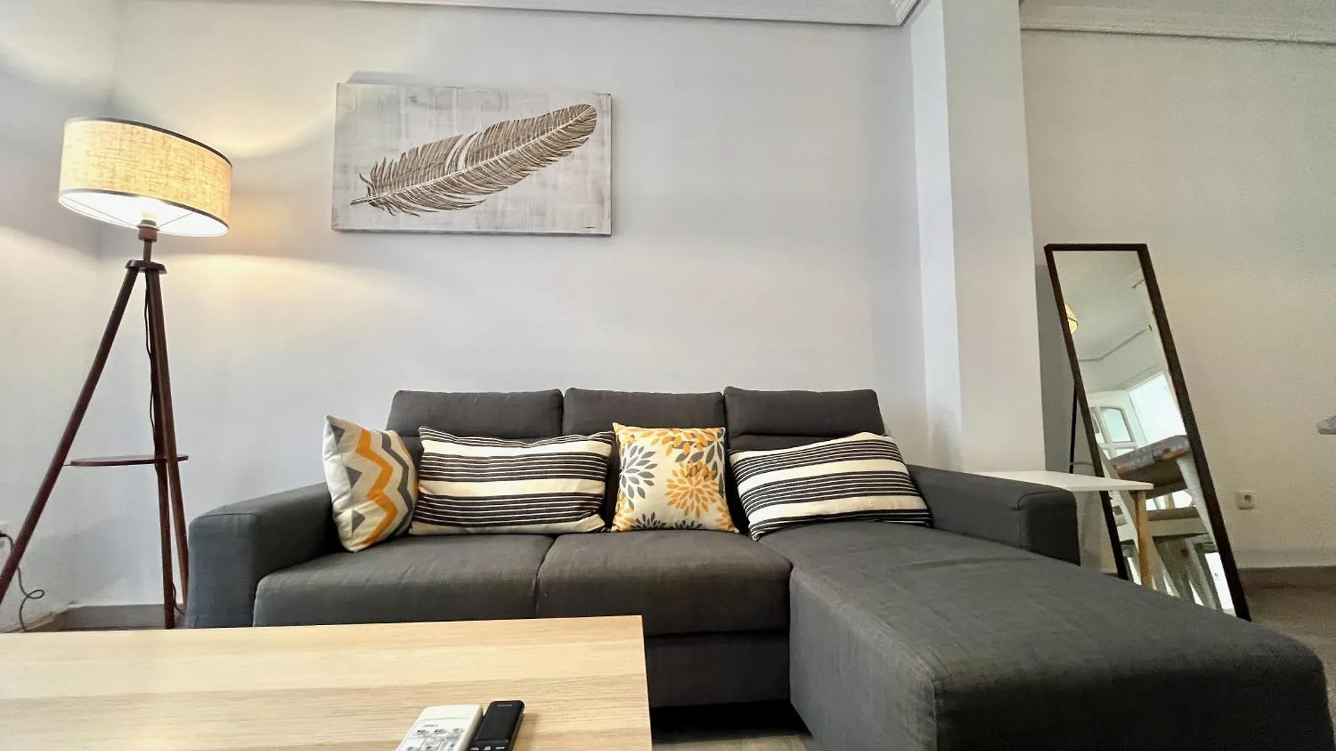 Apartamento Centrico Y En Primera Linea De La Playa - Wifi El Jaul 0*,