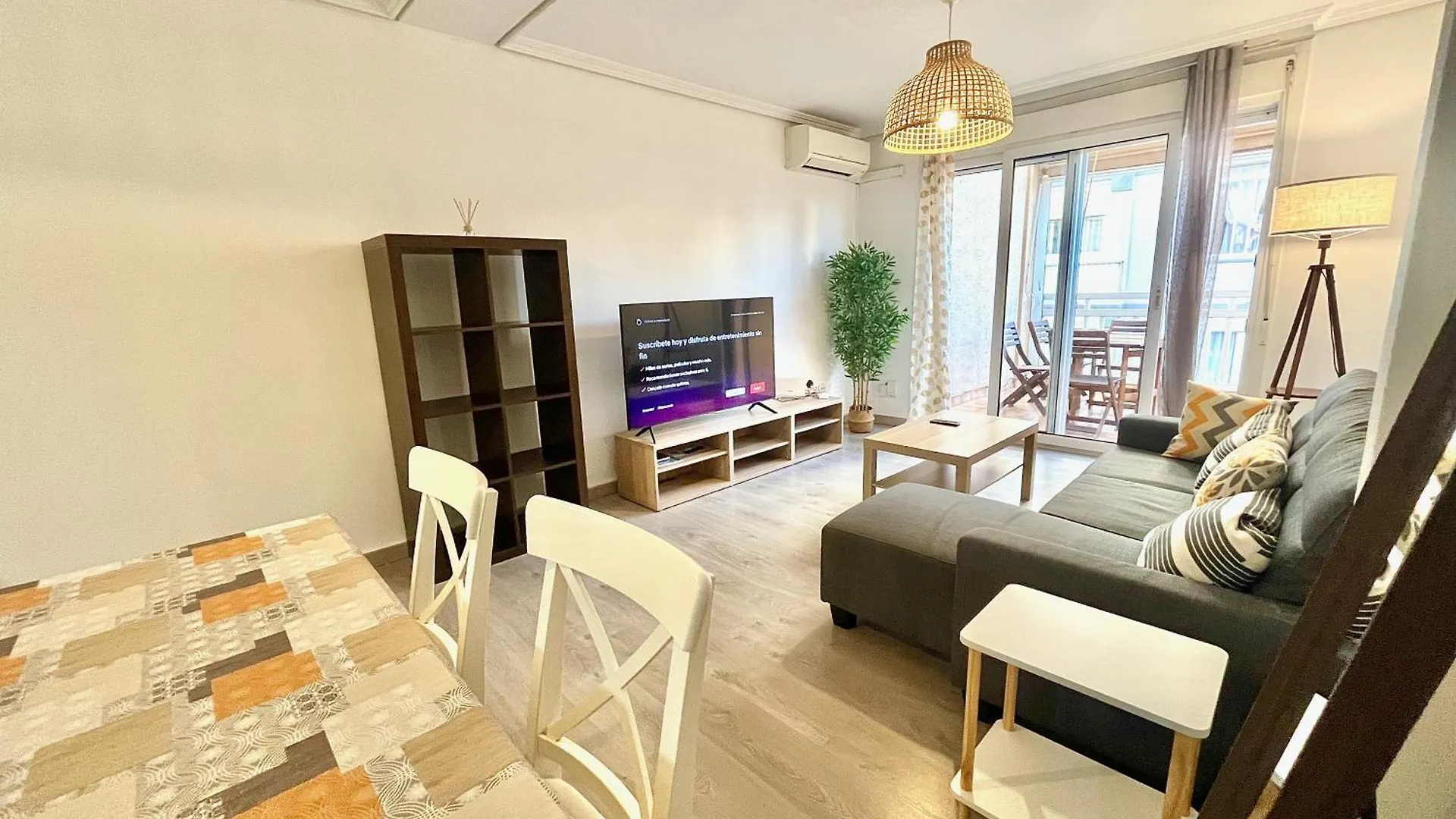 Apartamento Centrico Y En Primera Linea De La Playa - Wifi El Jaul